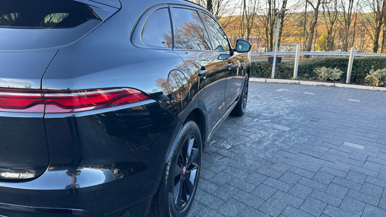 Jaguar F-Pace 2.0 D200 R-Dynamic Black 5dr Auto AWD Diesel Estate
